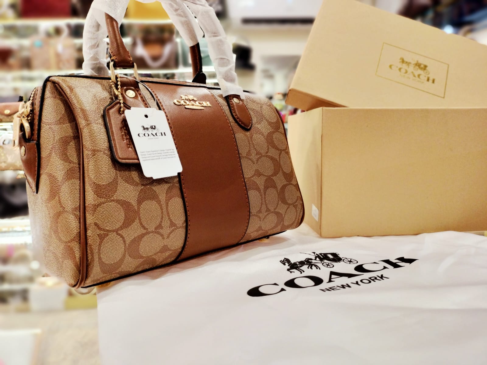 coach  gotham duffle bag in signature canvas