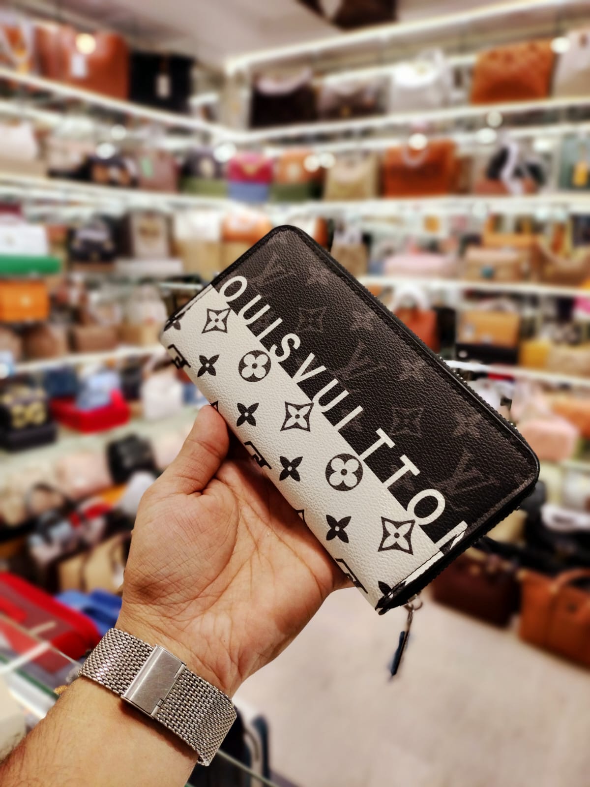 louis vuitton wallet in two tone (black & white)