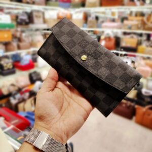 louis vuitton wallet brown & black check design