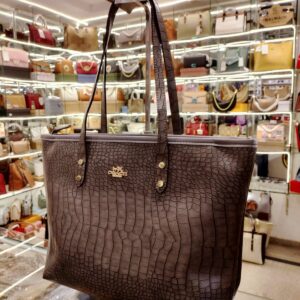 modern chic tote bag for women – lightweight & durable